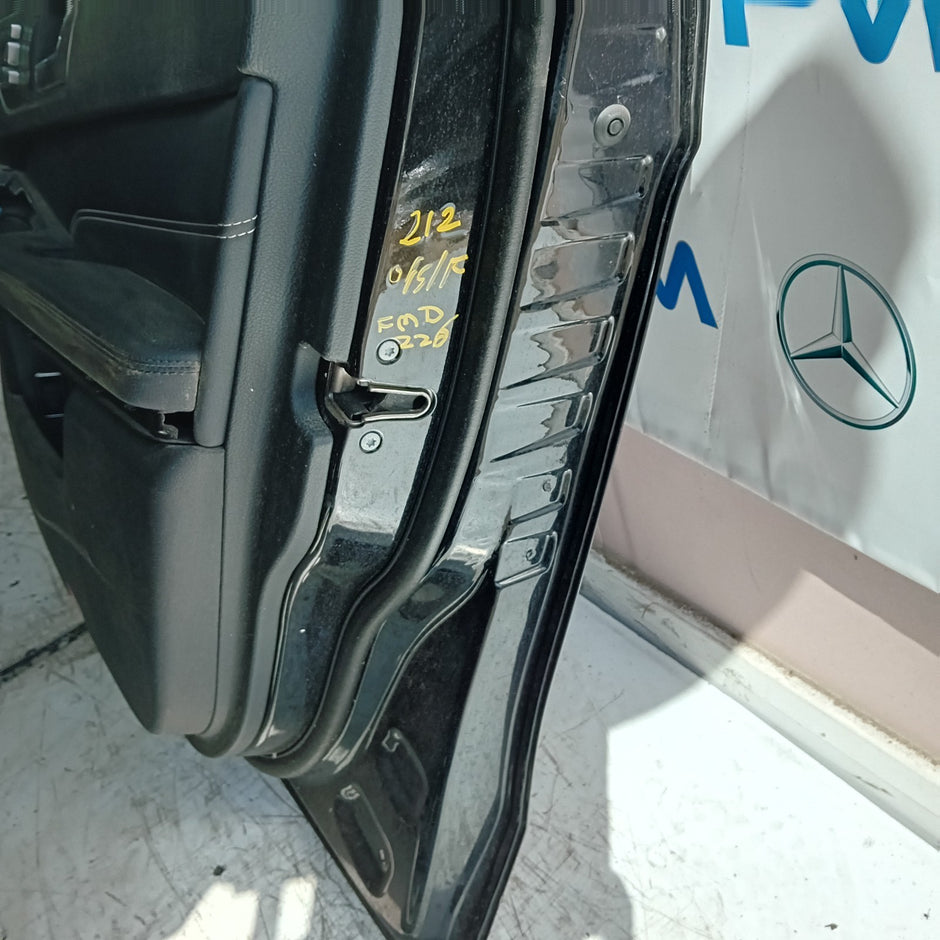 MERCEDES BENZ E-CLASS W212 DRIVER FRONT DOOR OSF BLACK 2009-16 COMPLETE FMD226