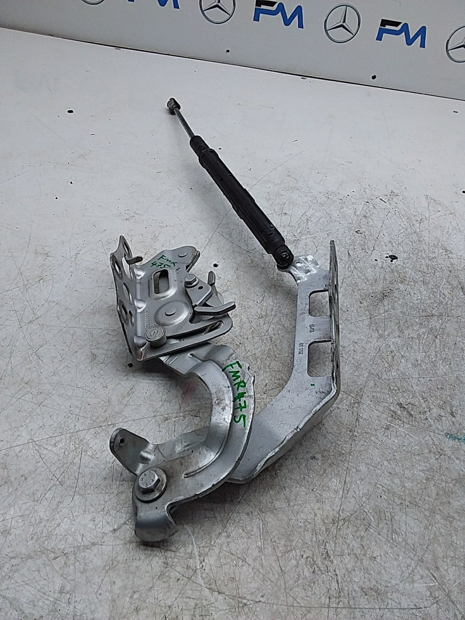MERCEDES BENZ  C-CLASS W205 BONNET HINGE LEFT PASSENGER SIDE A2058800828 FMR475