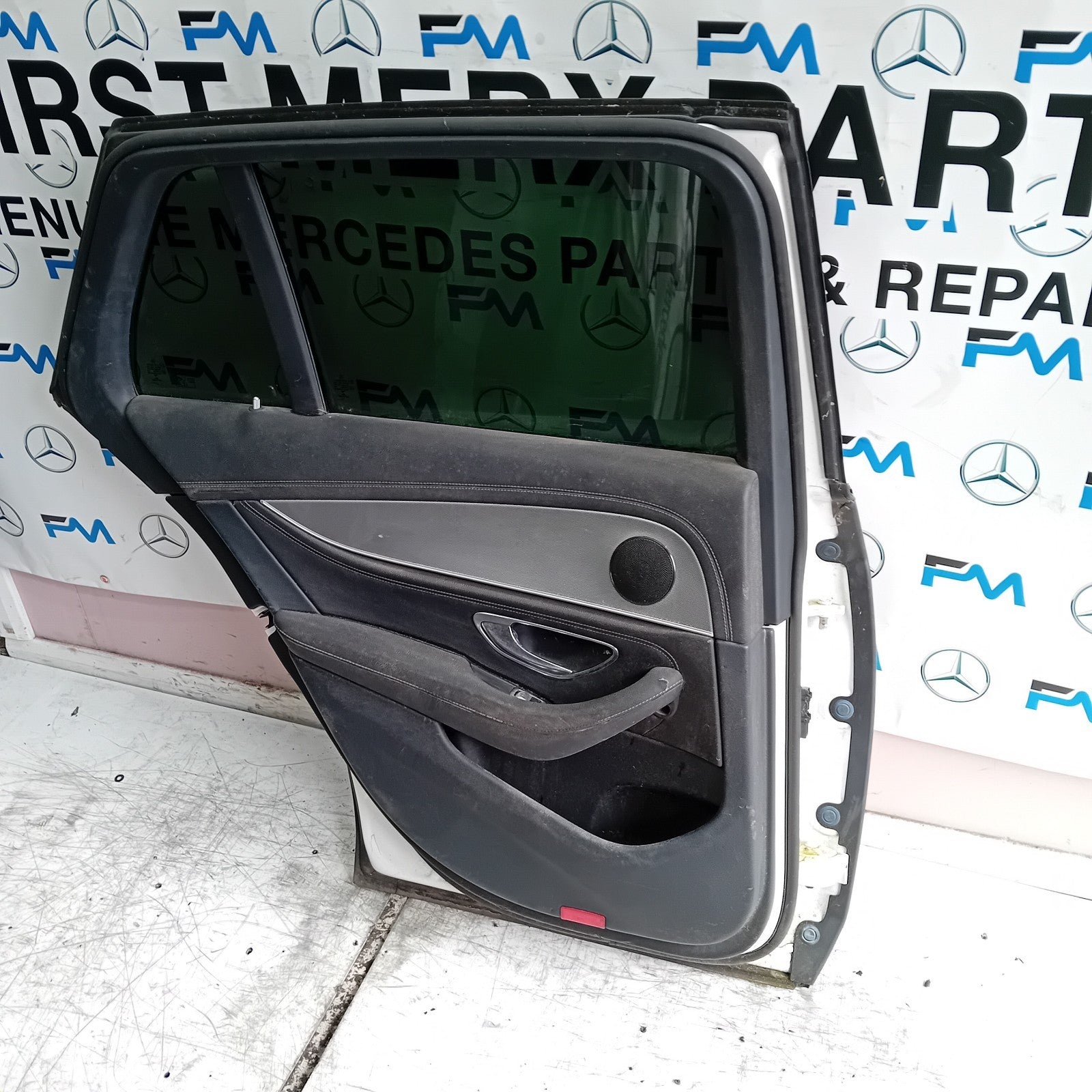 MEECEDS E-CLASS S213 EST PASSENGER REAR DOOR NSR WHITE 2016 ON COMPLETE FMD393