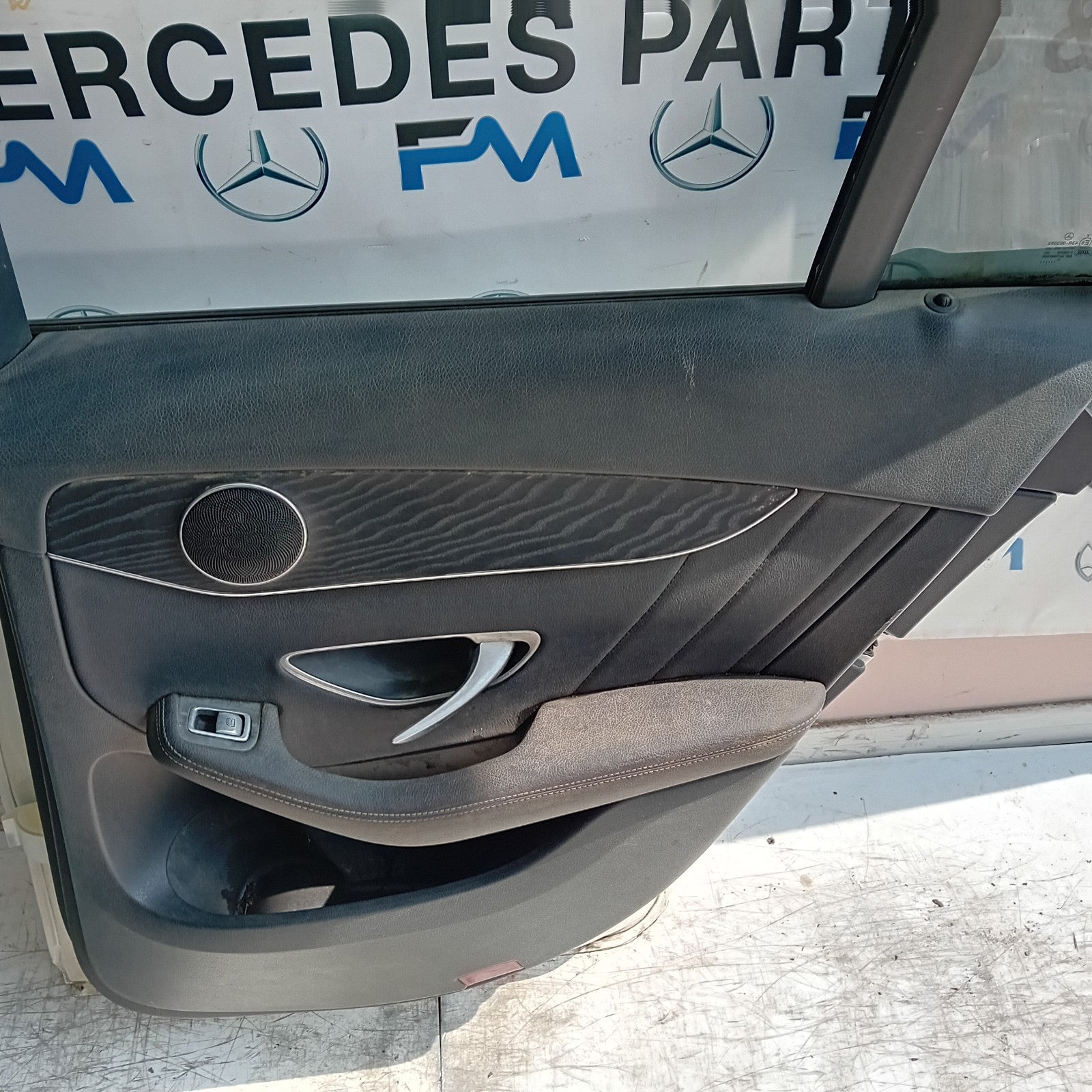 MERCEDES GLC X253 DRIVER REAR DOOR OSR 2016 ON WHITE COMPLETE FMD277