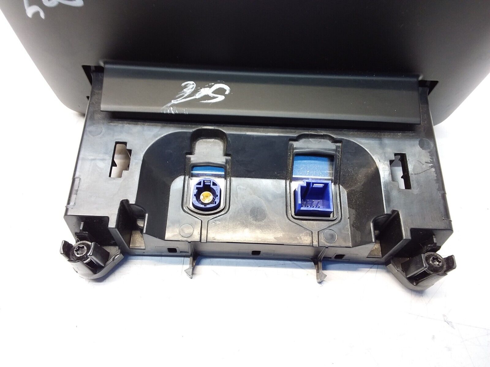 MERCEDES C-CLASS W205 2016 SAT NAV MULTIMEDIA SCREEN A2059004113 FM00685