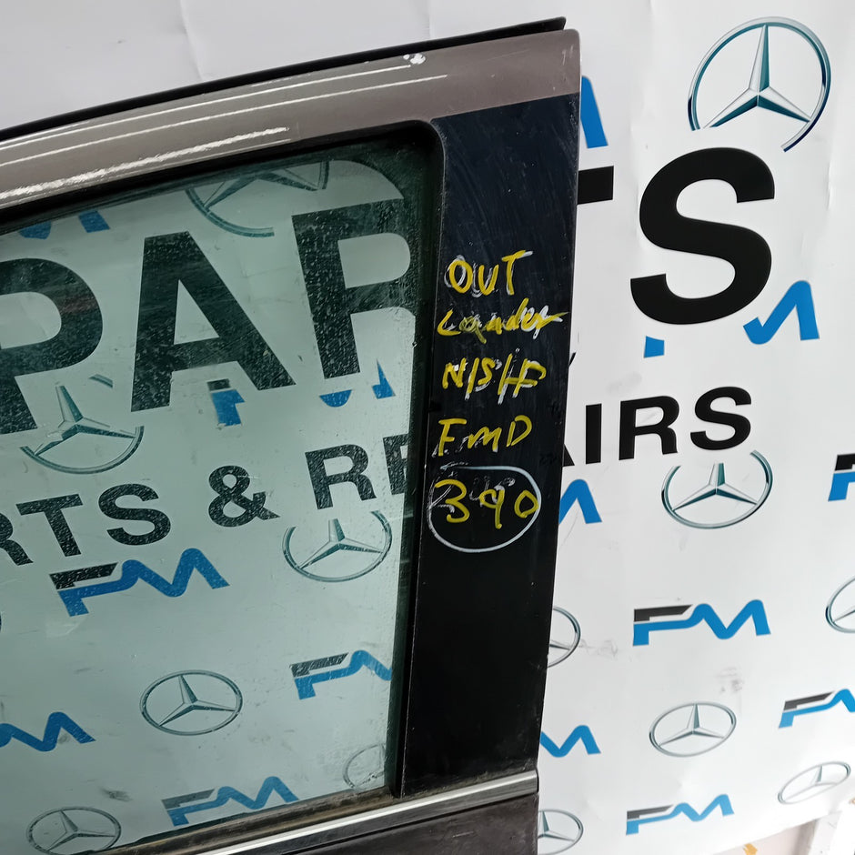 MITSUBISHI OUTLANDER MK3 PASSENGER FRONT DOOR NSF 2013  FMD390