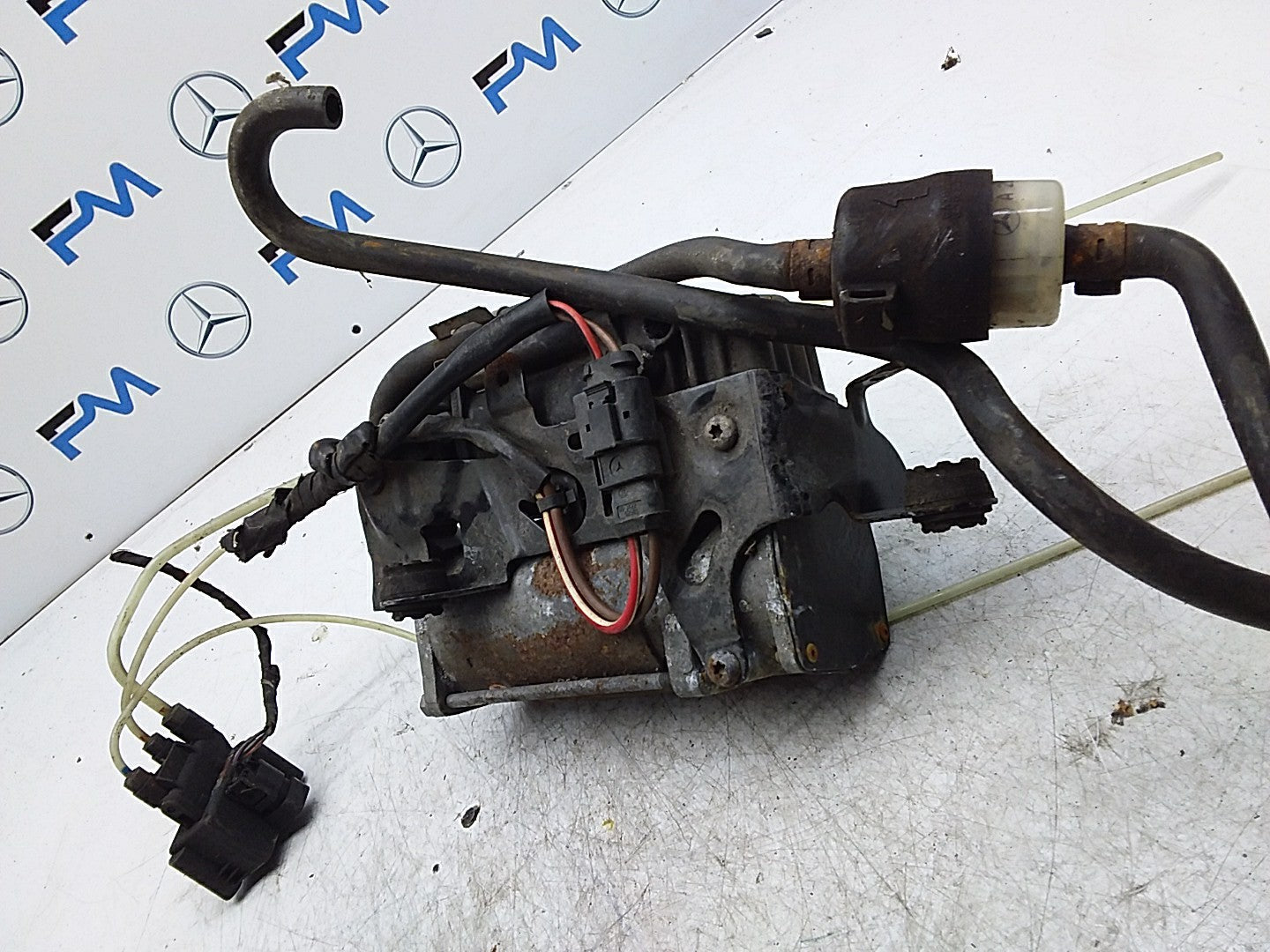 MERCEDES E-CLS W212 AIR SUSPENSION COMPRESSOR PUMP A2123200404 FMR297