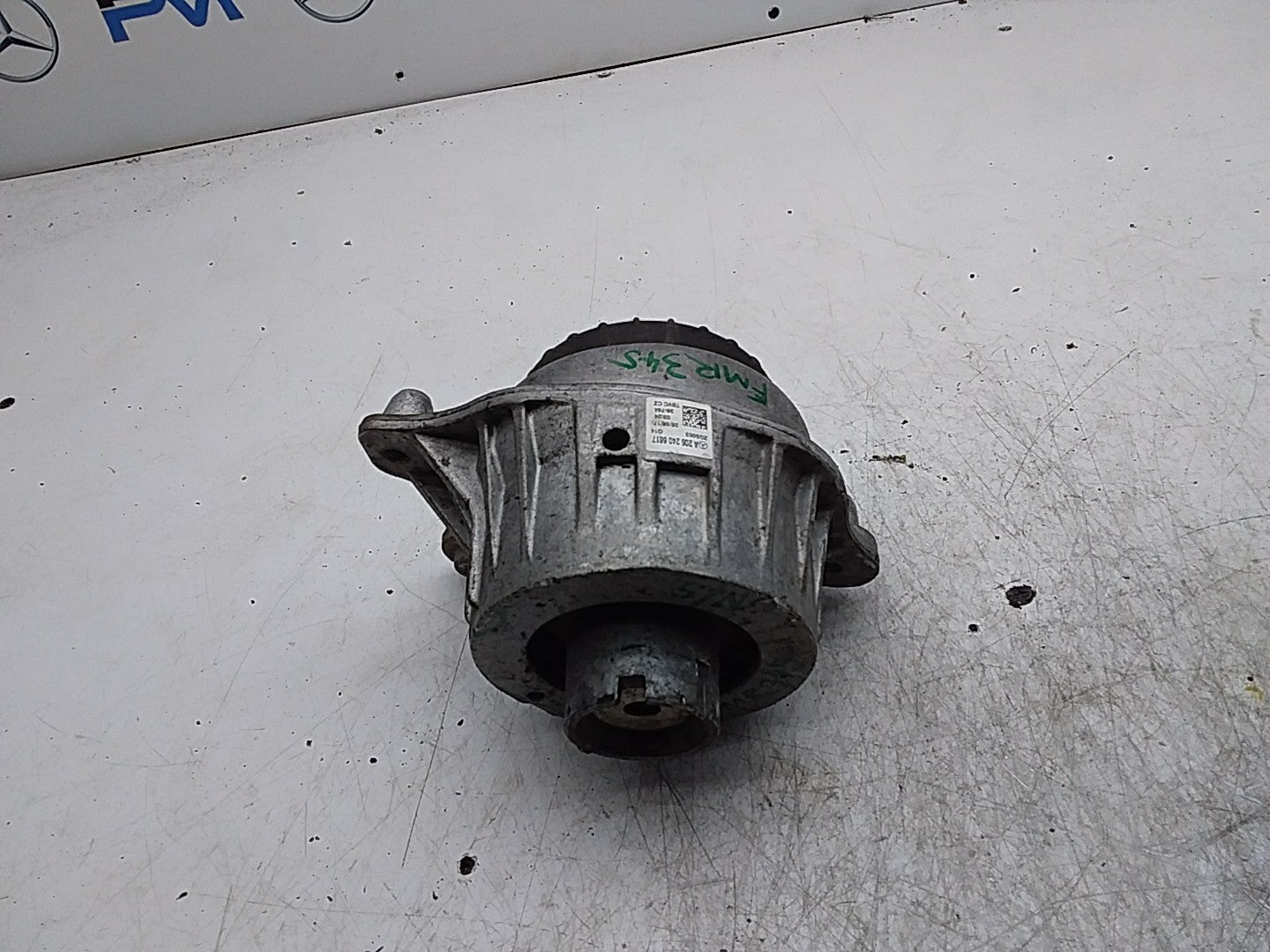MERCEDES BENZ  C-CLASS  W205  ENGINE MOUNT LEFT NS A2052406617 FMR345