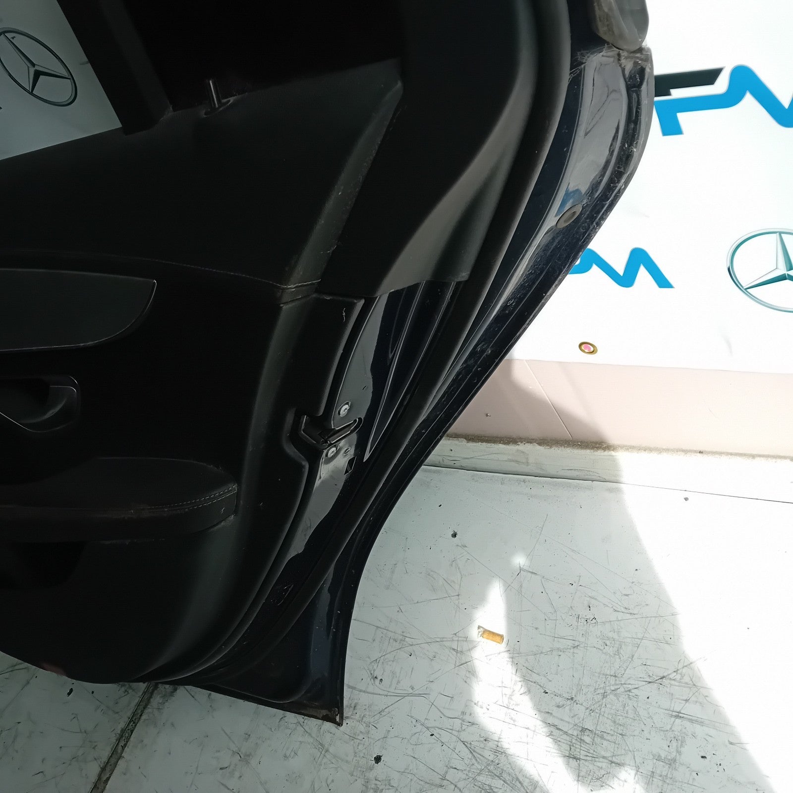 MERCEDES BENZ  C-CLASS W2O5 DRIVER SIDE REAR DOOR O/S/R COMPLETE BLUE FMD109