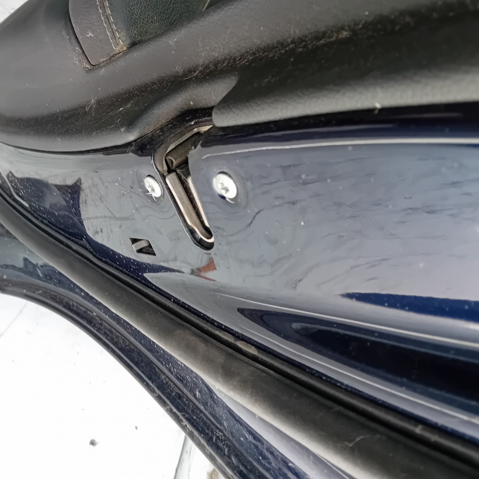 MERCEDES BENZ  C-CLASS W2O5 DRIVER SIDE REAR DOOR O/S/R COMPLETE BLUE FMD109