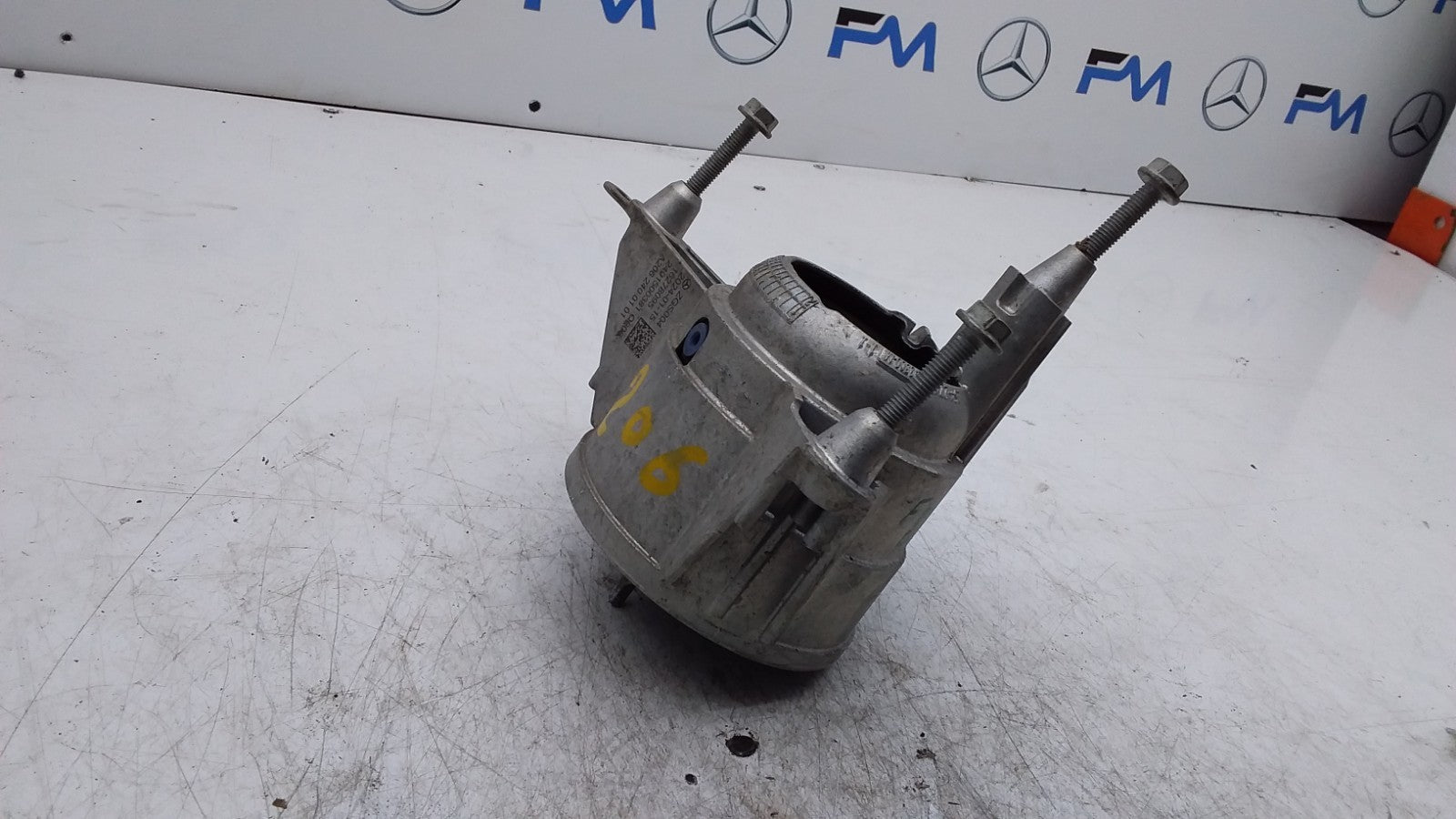MERCEDES BENZ C-CLASS W206 ENGINE MOUNT RIGHT SIDE OS PETROL A2062400101 FMR445