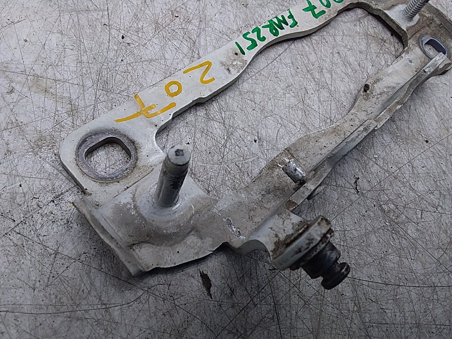 MERCEDES E-CLS W207 FRONT RIGHT BONNET HINGE FMR251