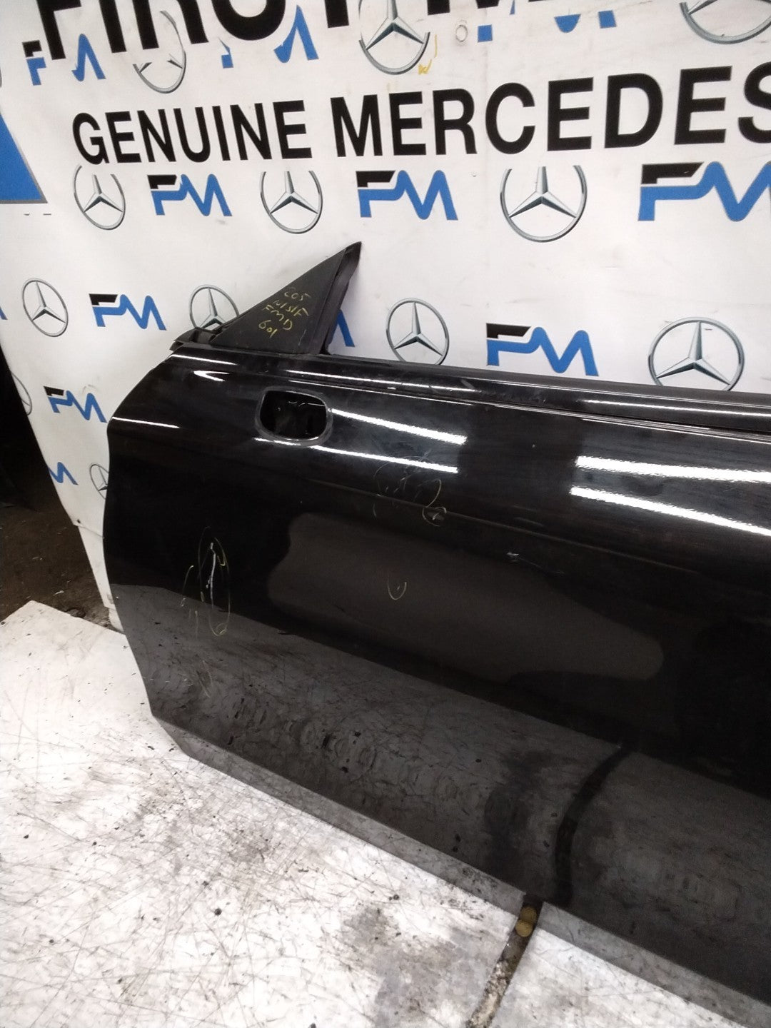 MERCEDES BENZ  C-CLS W205  PASSENGER FRONT DOOR NSF BLACK 2014-21  FMD601