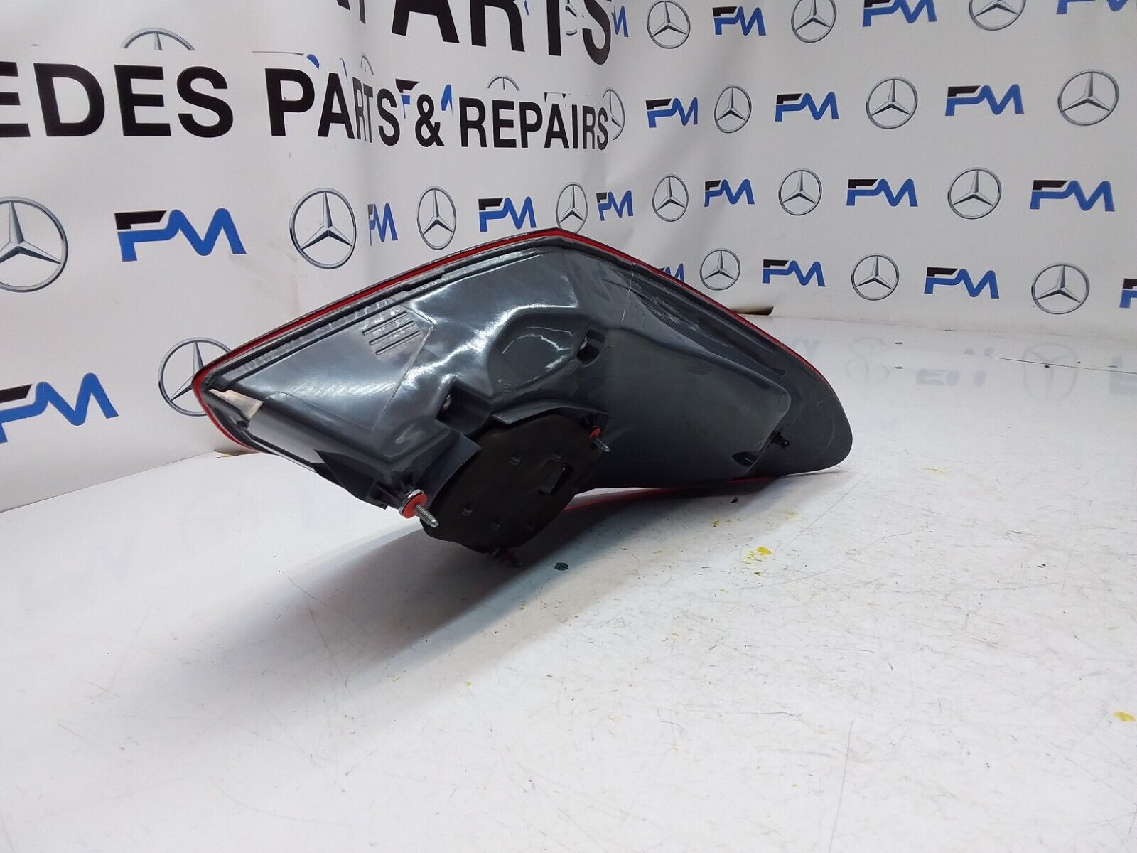 MERCEDES  C CLASS W205 REAR PASSENGER SIDE LED LIGHT FMT19 