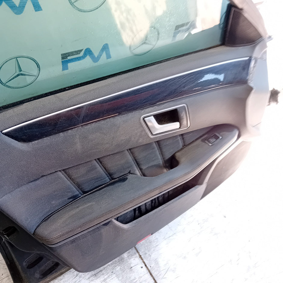 MERCEDES BENZ  E-CLASS W212 PASSENGER FRONT DOOR NSF 2015 COMPLETE BLACK FMD520
