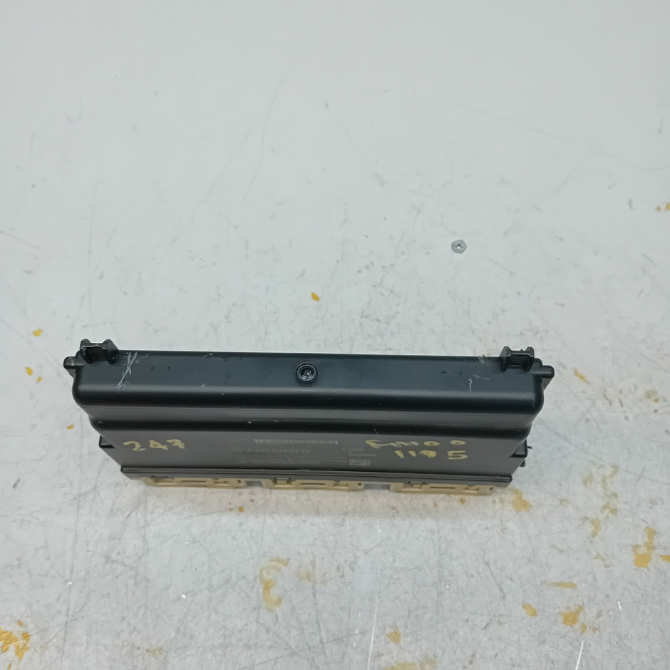 MERCEDES C-CLASS W205 FRONT LEFT SEAT CONTROL MODULE A2479003814 FM001195