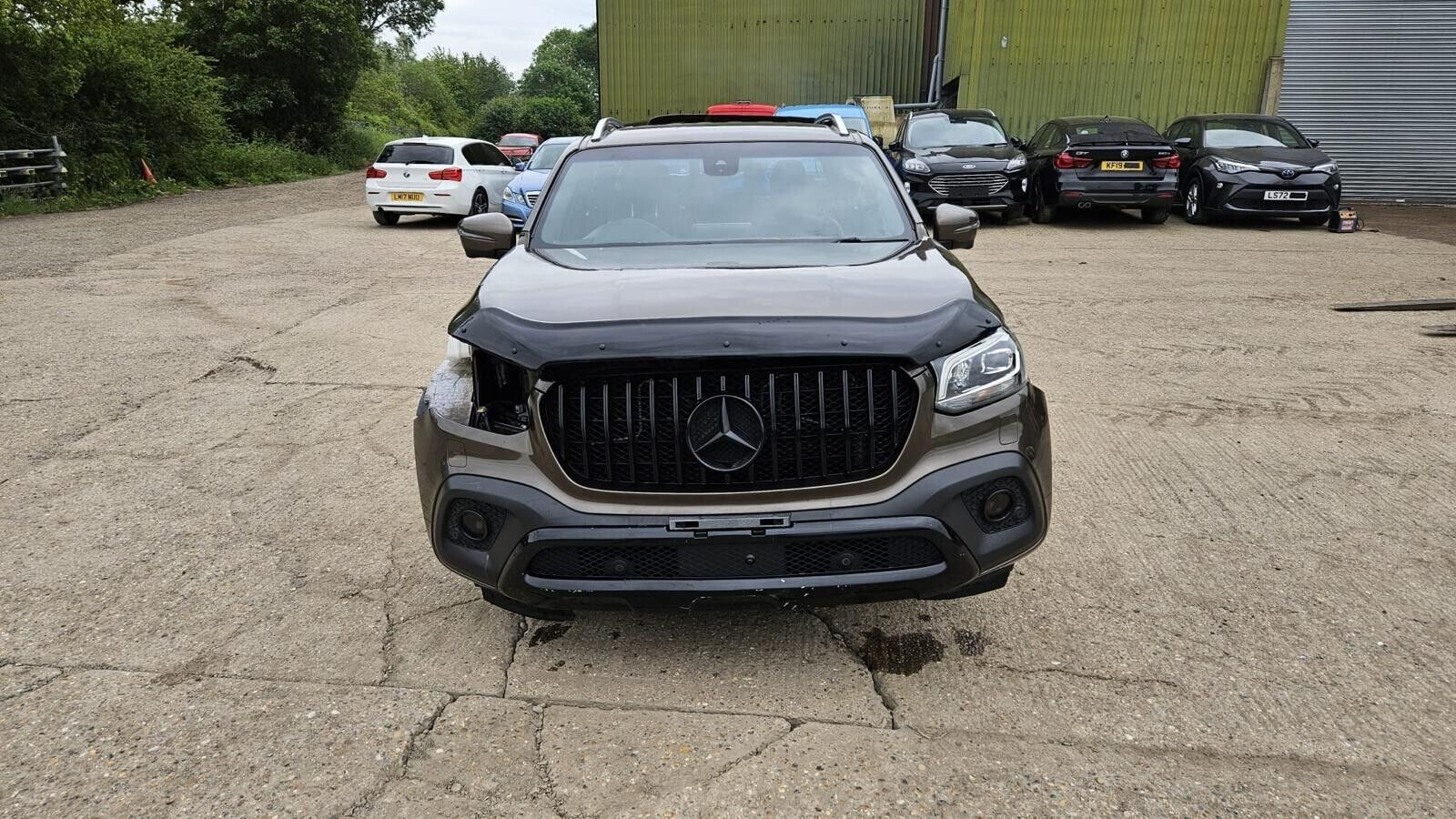 MERCEDES BENZ X-CLASS W470 BREAKING / FRONT & REAR BUMPER AND WINGS