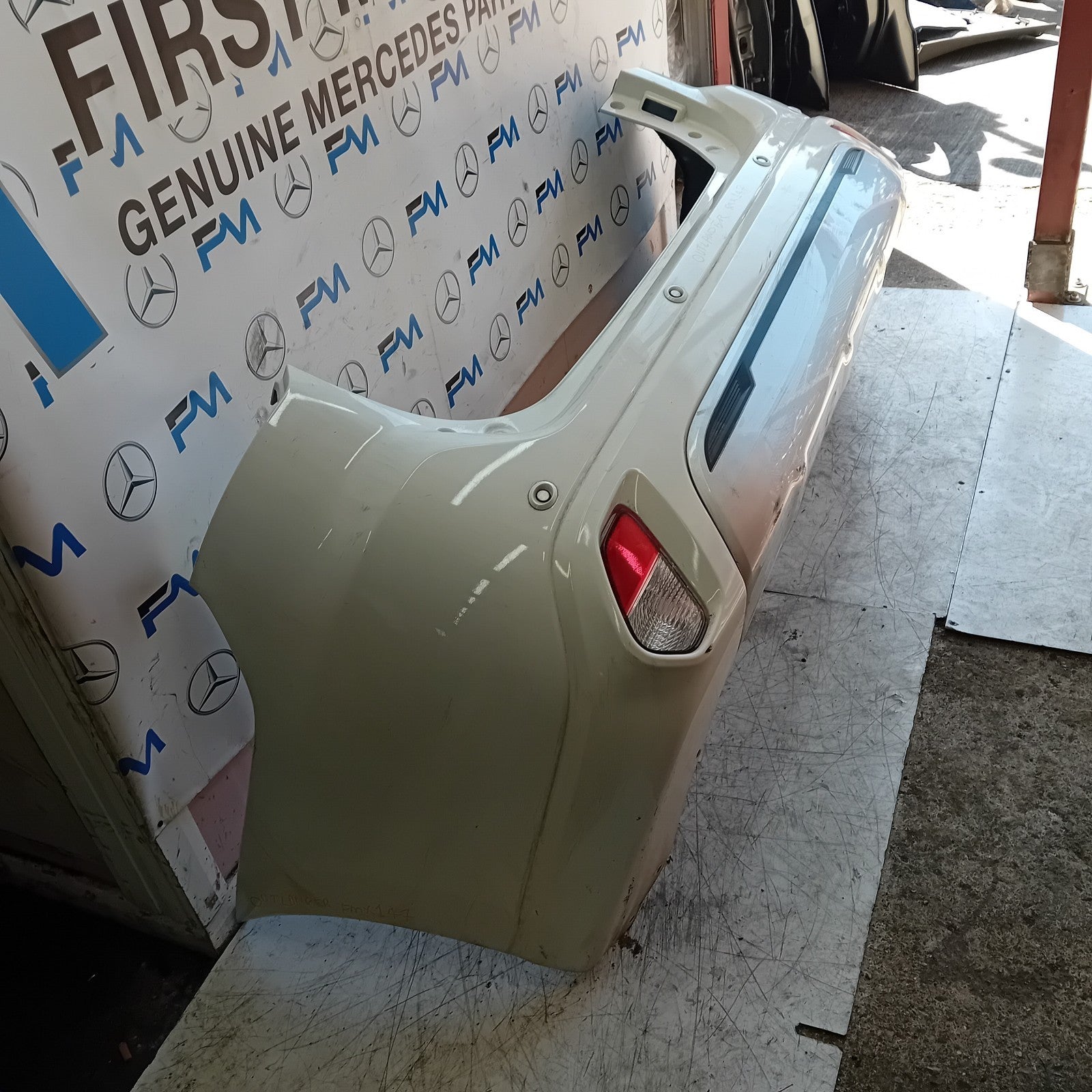 MITSUBISHI OUTLANDER MK3 REAR BUMPER WHITE 2013  FMX147