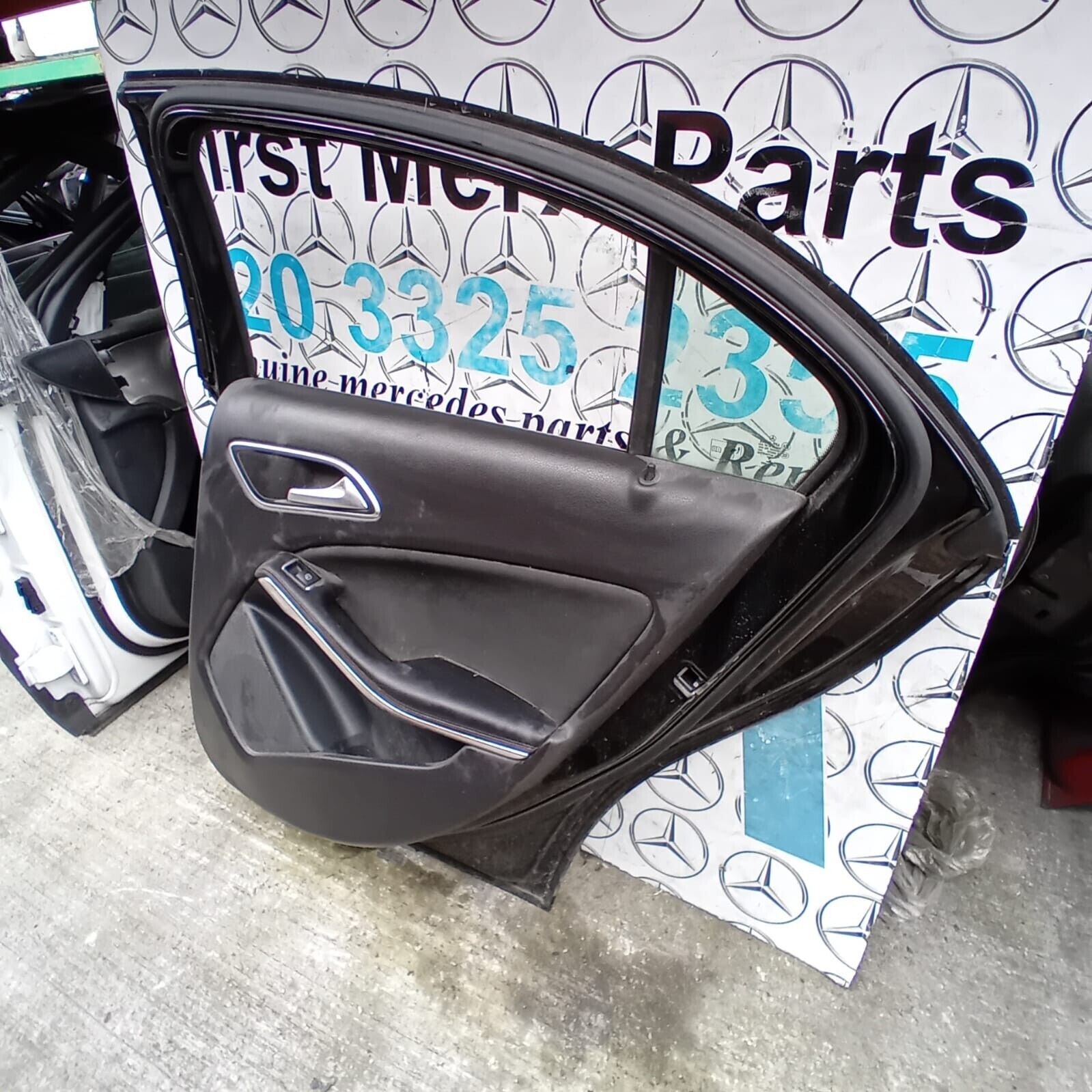 MERCEDES BENZ A-CLASS  W176  DRIVER SIDE REAR DOOR ( OFF SIDE REAR )