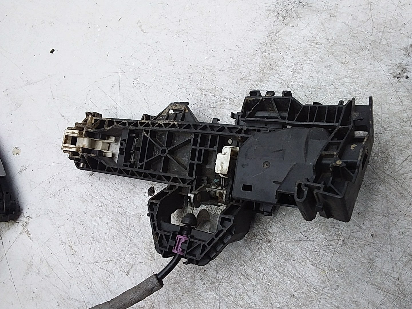 MERCEDES E-CLS C207 COUPE DRIVER FRONT DOOR LOCK MECHANISM  A2077601440 FMR291