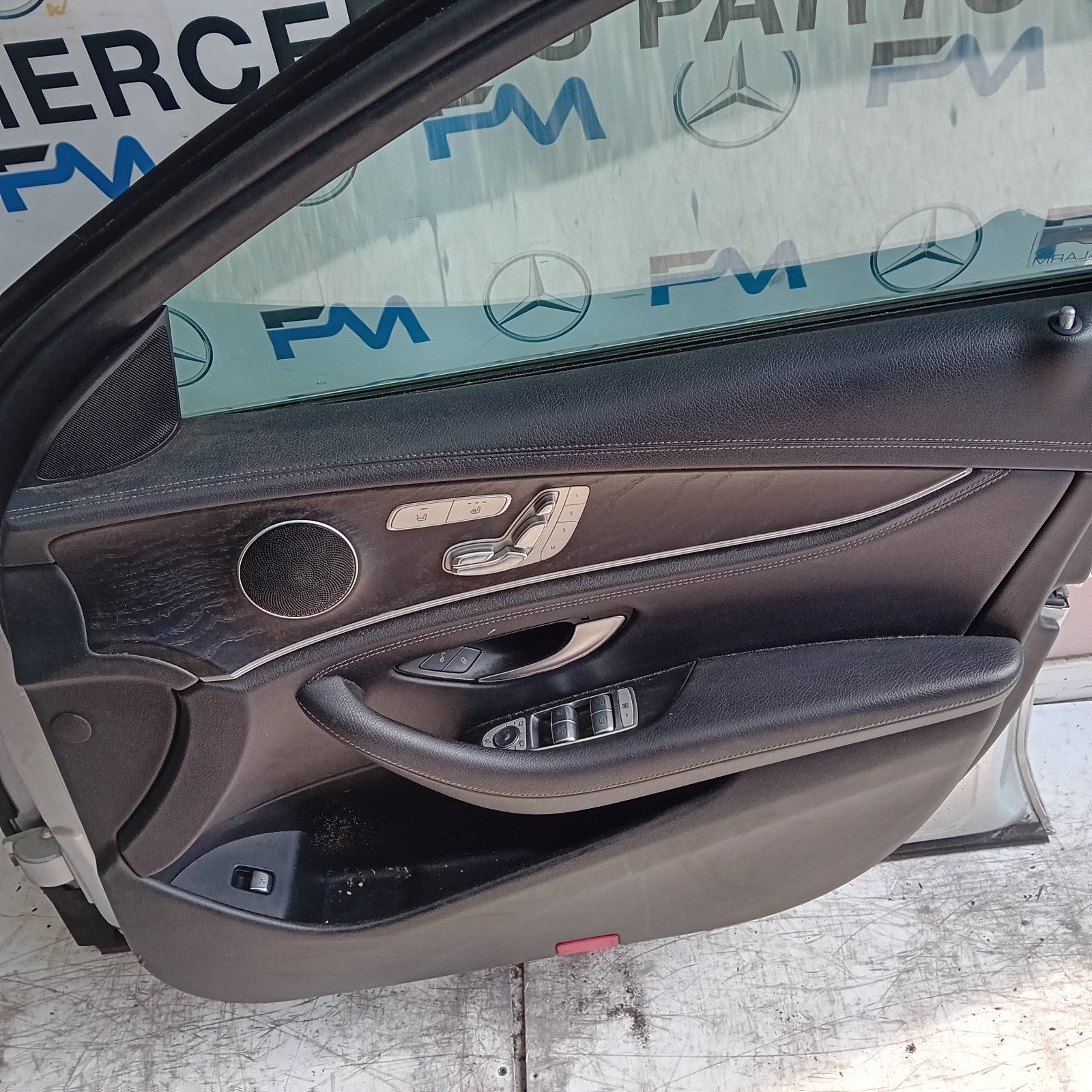 MERCEDES E-CLASS W213 SLN DRIVER FRONT DOOR OSF 2016 ON SILVER COMPLETE FMD273