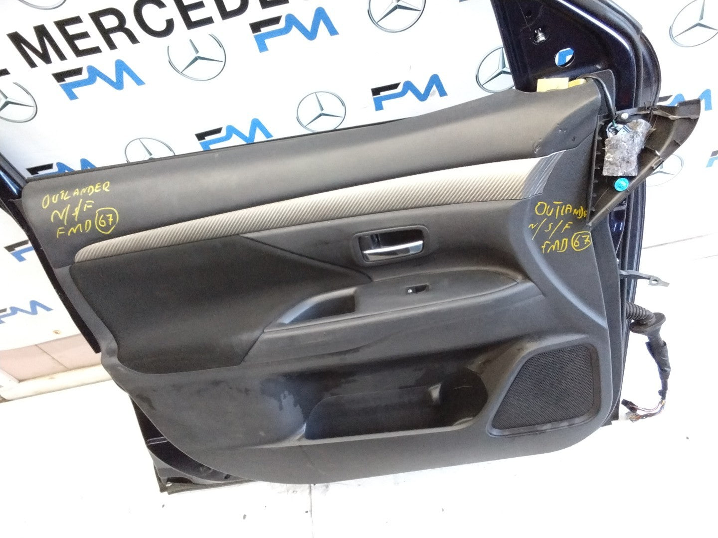 MITSUBISH OUTLANDER PASSENGER SIDE FRONT DOOR N/S/F COMPLETE BLUE FMD67