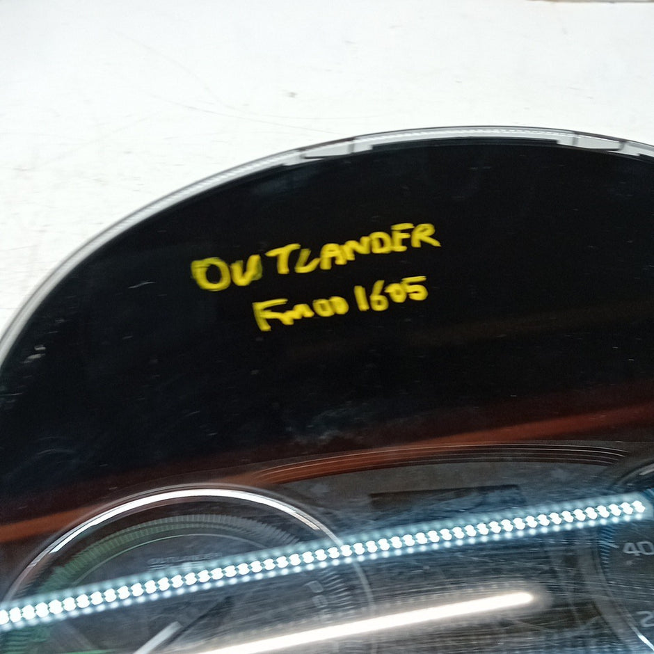 MITSUBISHI OUTLANDER MK3 SPEEDOMETER INSTRUMENT CLUSTER  8100C386 FM001605