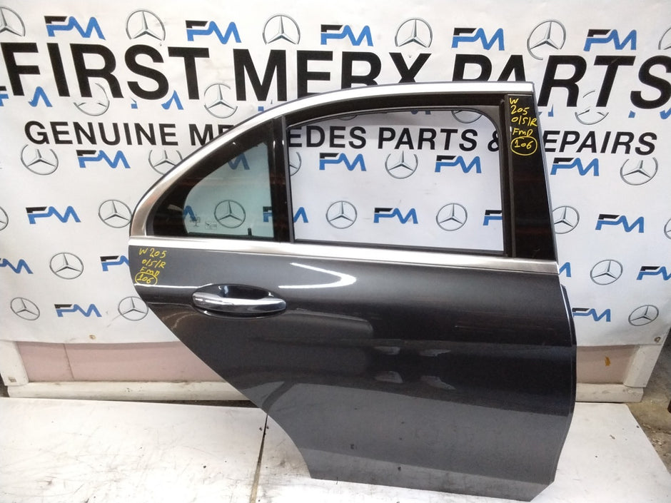 MERCEDES BENZ  C-CLASS W2O5 DRIVER SIDE REAR DOOR O/S/R COMPLETE GREY FMD106