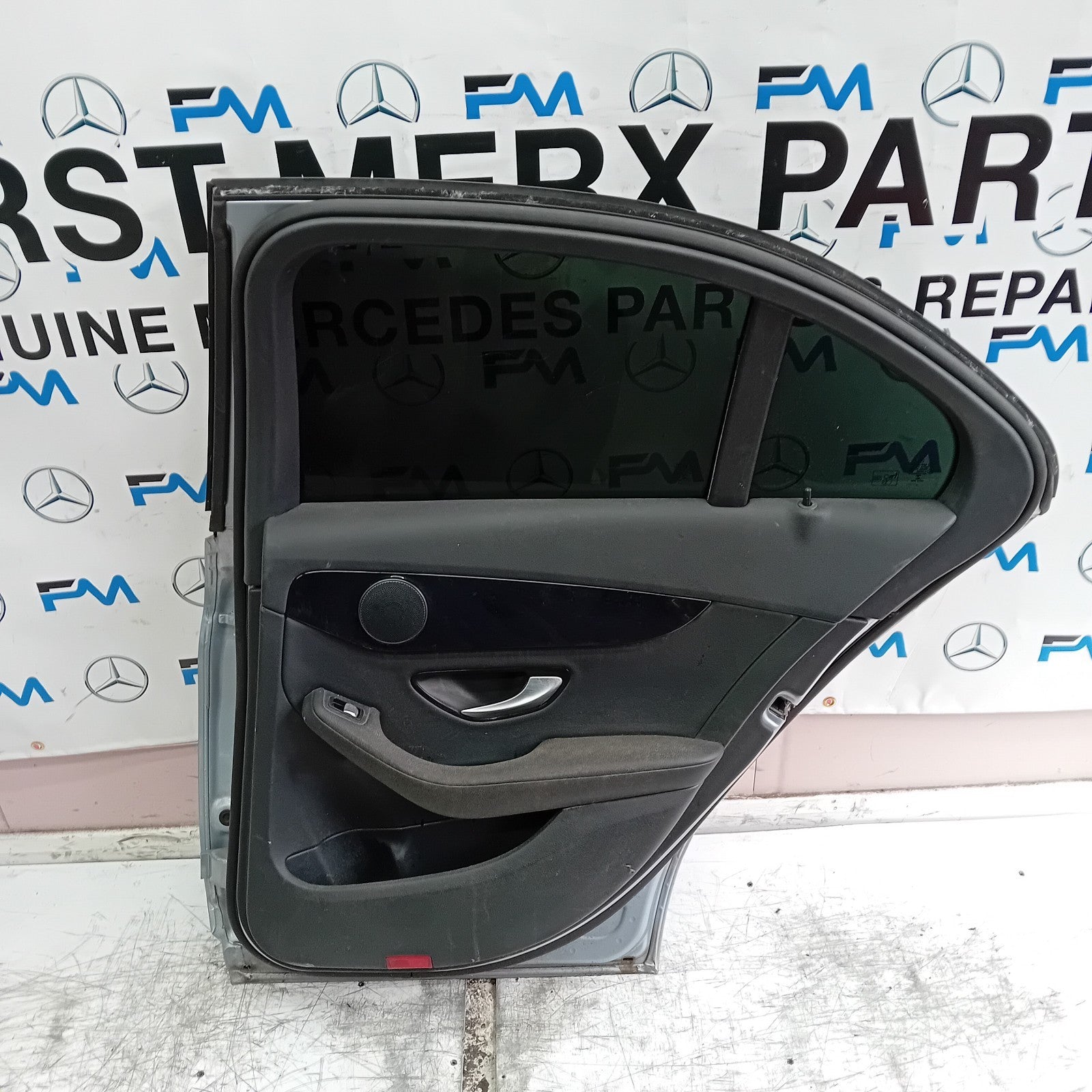 MERCEDES C-CLASS W205 DRIVER REAR DOOR OSR SILVER COMPLETE 2014 ON FMD414