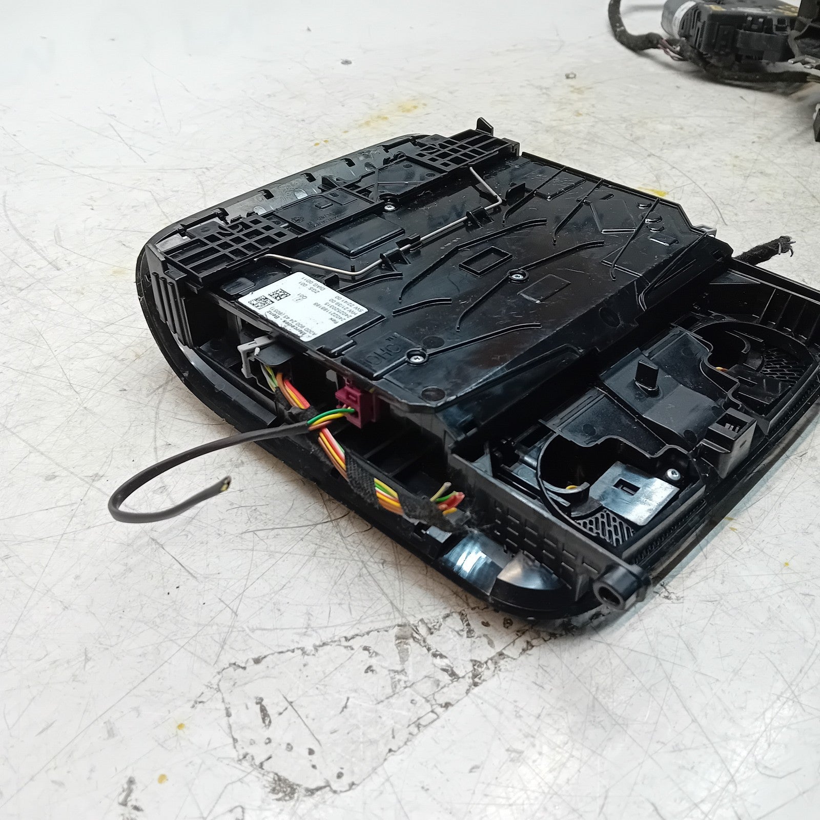 MERCEDES BENZ  C-CLASS W206 MHEV INTERIOR LIGHT A0009002445 FM001473