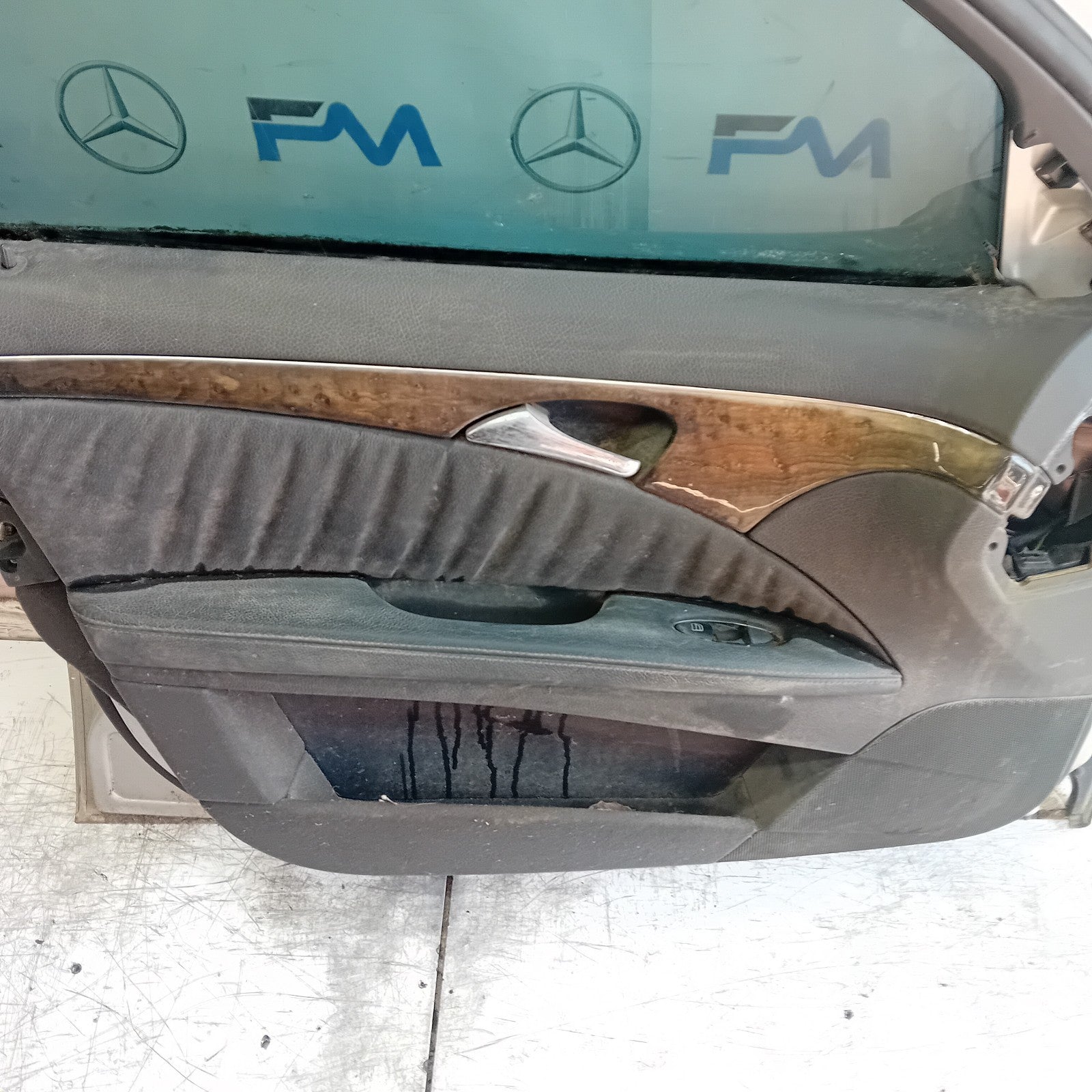 MERCEDES E-CLASS W211 PASSENGER FRONT DOOR NSF 2009 SILVER FMD504