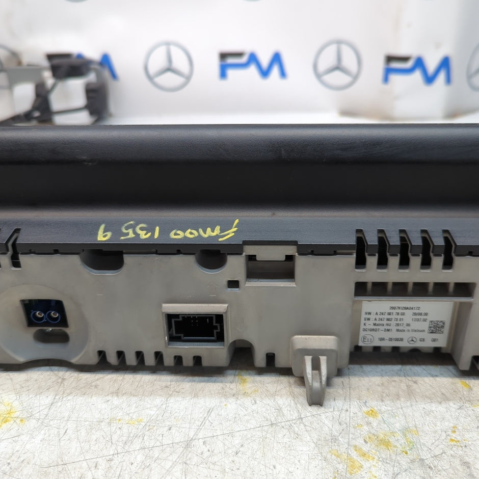MERCEDES BENZ B-CLASS W247  DISPLAY SCREEN A2479008311 2019 ON FM001359