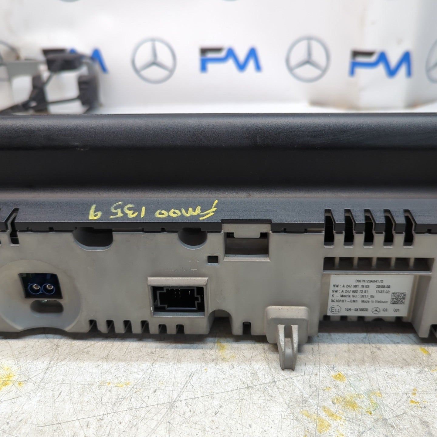 MERCEDES BENZ B-CLASS W247  DISPLAY SCREEN A2479008311 2019 ON FM001359