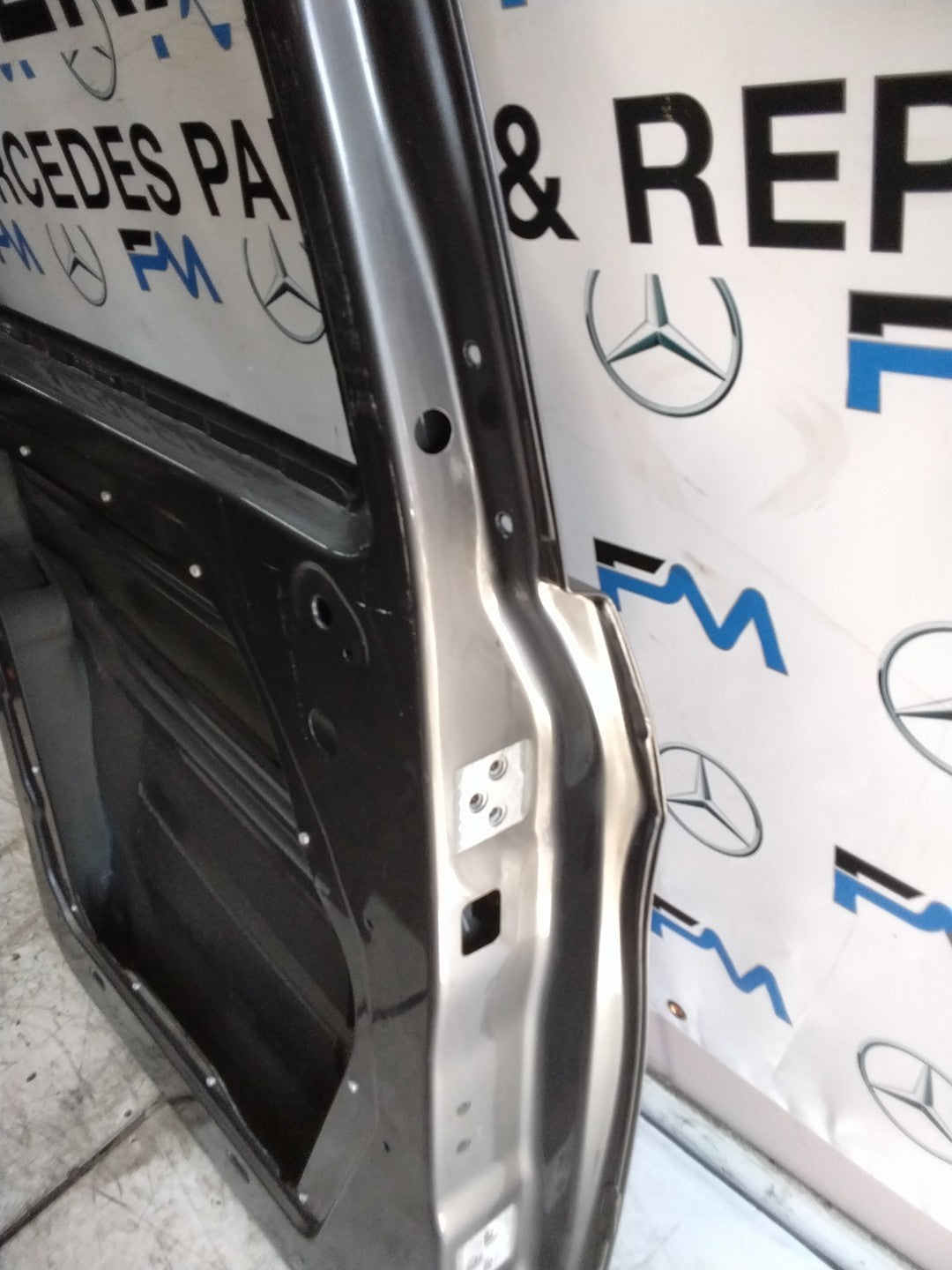MERCEDES BENZ VITO W447 PASSENGER SIDE FRONT DOOR NSF GREY 2014 ON FMD319