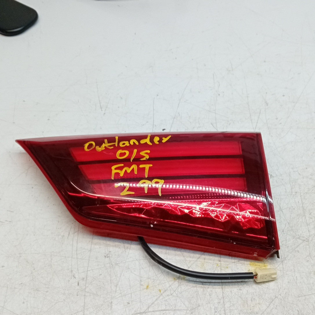 MITSUBISHI OUTLANDER MK3 DRIVER SIDE RIGHT REAR INNER TAIL LIGHT 2013 FMT299