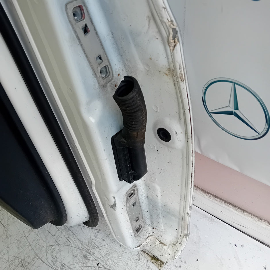 MERDEDES A-CLASS W177 DRIVER SIDE FRONT DOOR OSF WHITE 2018 ON COMPLETE FMD182