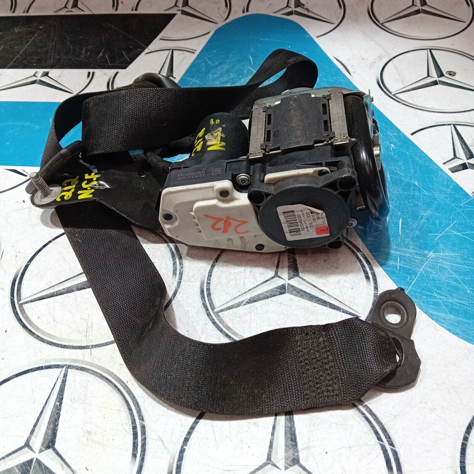 Mercedes Benz E-Class W212 Seat Belt Front Left Strap A2128600785 2009/2016