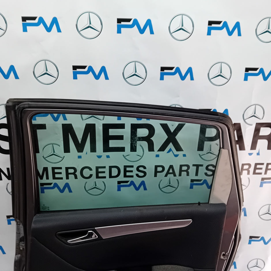 MERCEDES BENZ B-CLASS  W245  DRIVER SIDE REAR DOOR ( OFF SIDE REAR ) FM02