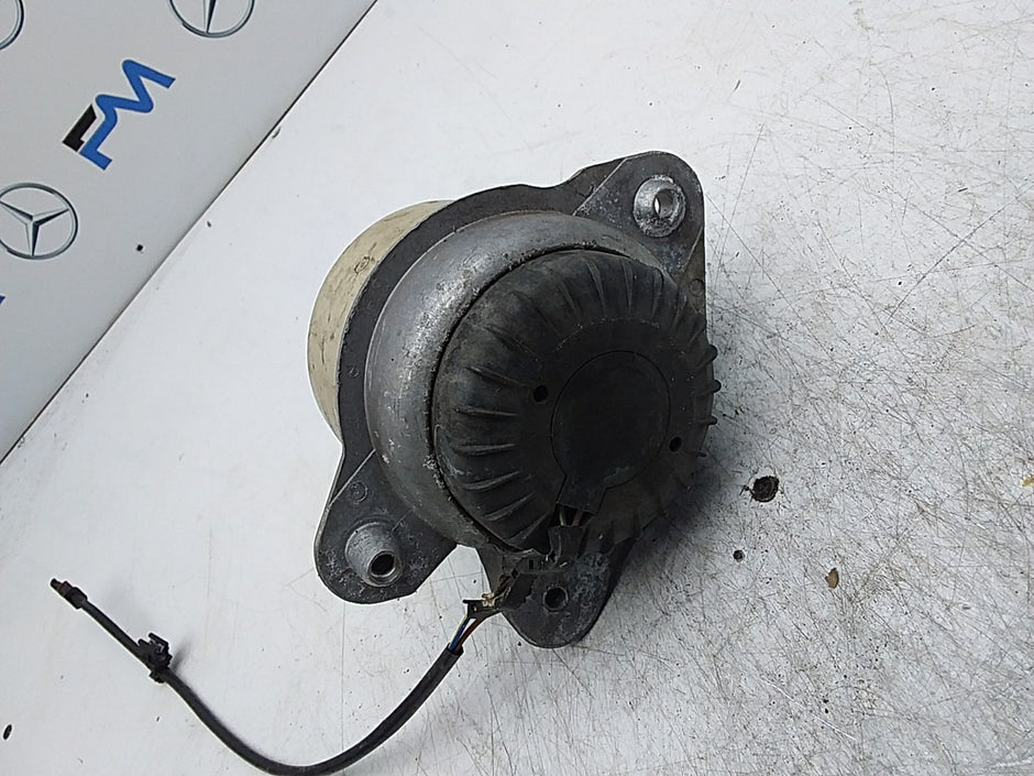MERCEDES BENZ  S-CLASS W222  ENGINE MOUNT RIGHT OS A2222408100 FMR334