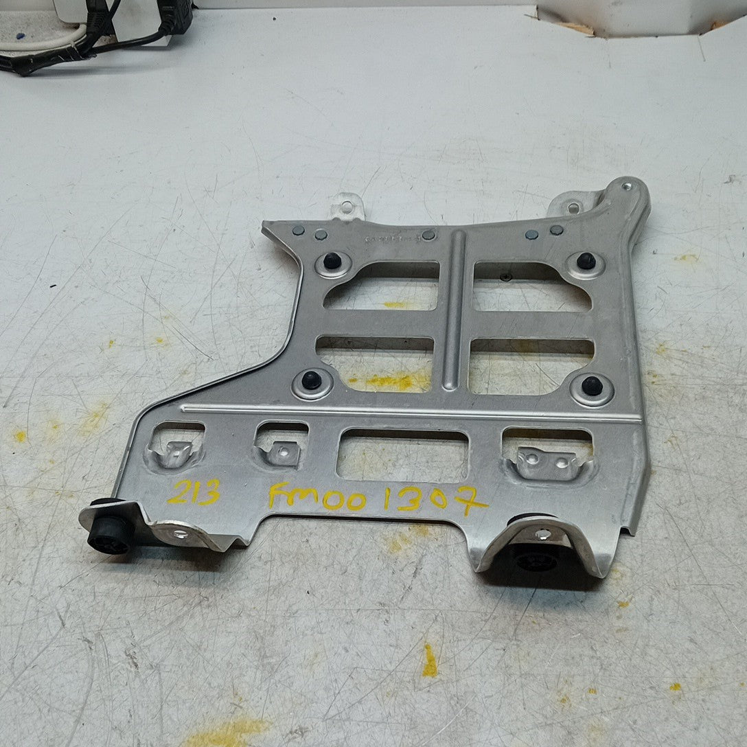 MERCEDES E-CLASS W213 PREMIUM SOUND SYSTEM BRACKET A2135452440 FM001307