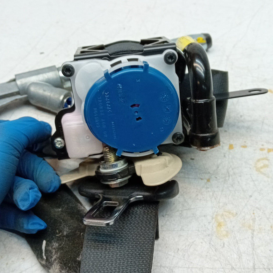 MITSUBISHI OUTLANDER MK3 SEAT BELT FRONT PASSENGER NSF TKAH2EN306 BLACK FM001242