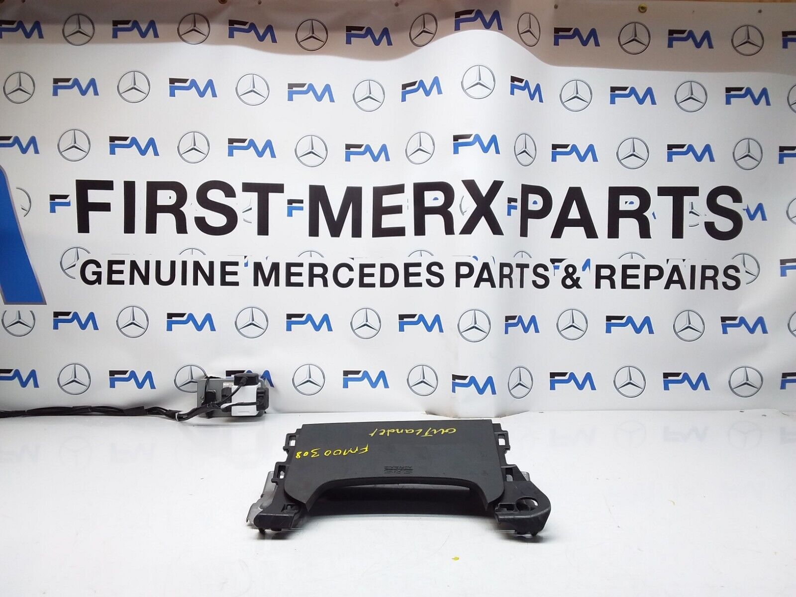 MITSUBISHI OUTLANDER MK3 KNEE AIR SRS BAG RIGHT DRIVER SIDE 7030A-31754 FM00308