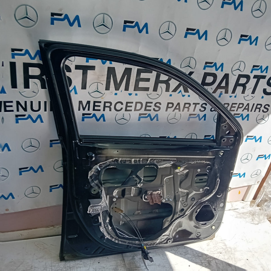 MITSUBISHI OUTLANDER MK3 PASSENGER SIDE FRONT DOOR BLACK 2013 FMD174
