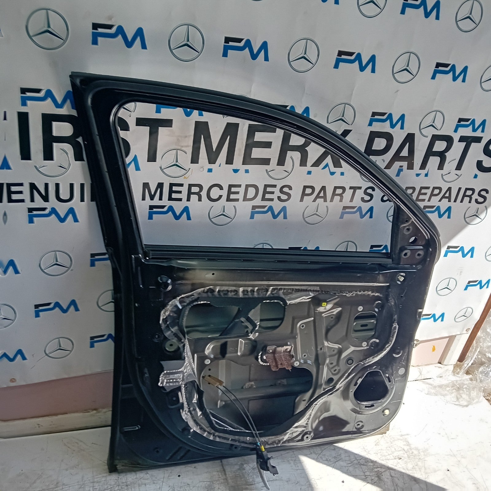 MITSUBISHI OUTLANDER MK3 PASSENGER SIDE FRONT DOOR BLACK 2013 FMD174