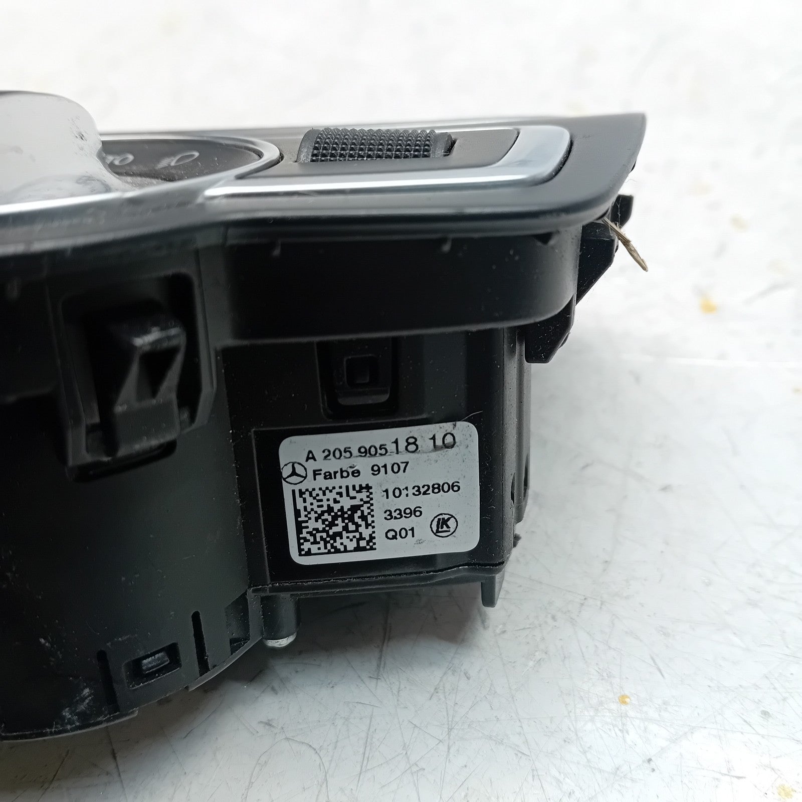 MERCEDES C-CLASS W205 HEADLIGHT CONTROL SWITCH 2014 A2059051891 FM001191