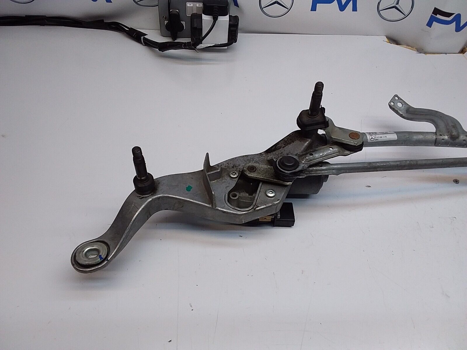 MERCEDES E-CLASS 2018 W213 A2138207402 FRONT WIPER MOTOR  FM00190