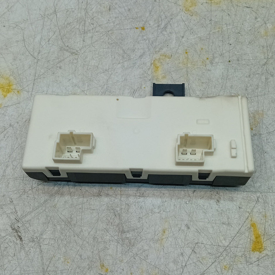 MERCEDES E-CLASS TAILGATE CONTROL MODULE W213 A2139004711 2016 ON FM001319