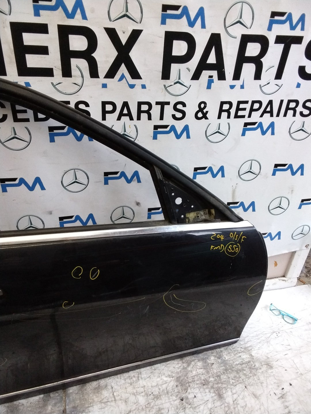 MERCEDES C-CLASS W204 SLN DRIVER FRONT DOOR OSF BLACK 2008-14 COMPLETE FMD550