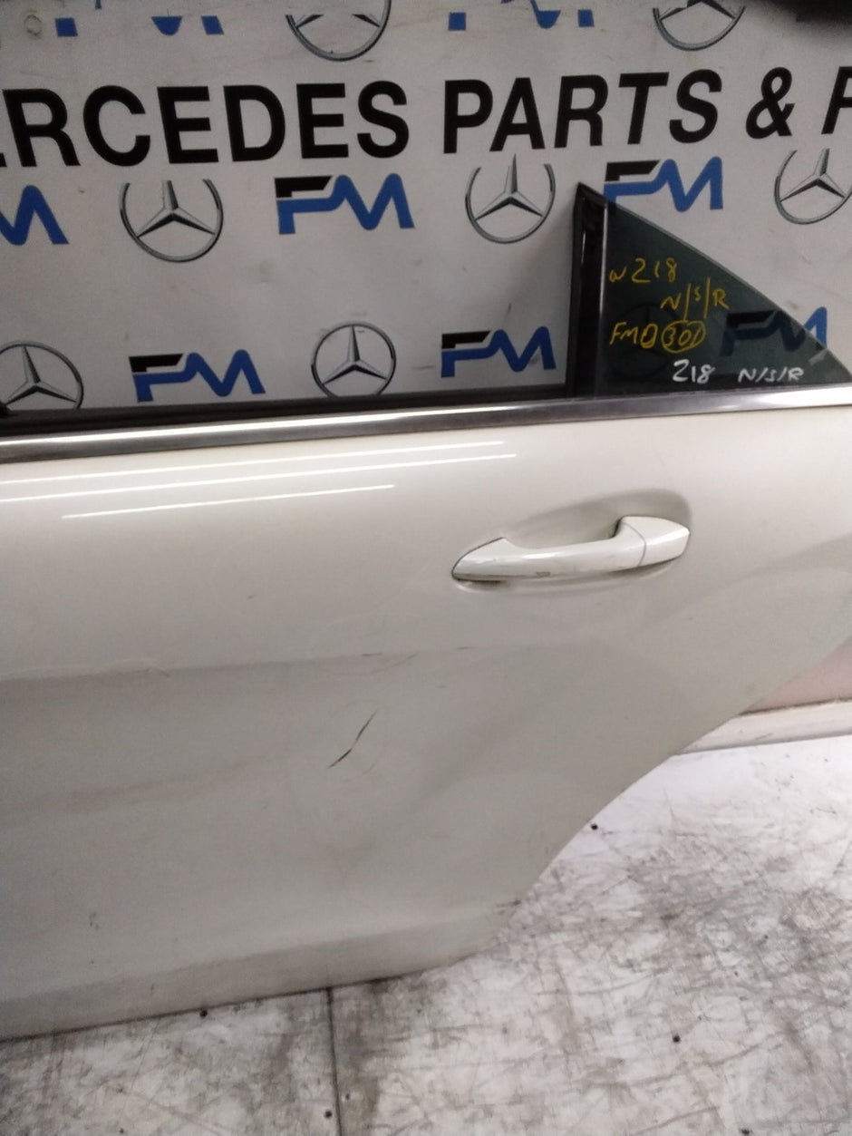 MERCEDES CLS W218  COUPE PASSENGER REAR DOOR NSR WHITE 2011-17 COMPLETE FMD301