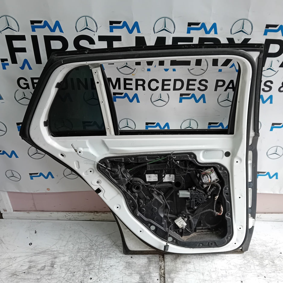 MEECEDS E-CLASS S213 EST PASSENGER REAR DOOR NSR WHITE 2016 ON  FMD394