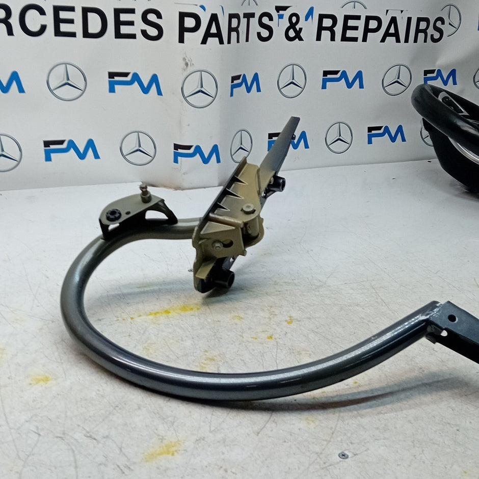MERCEDES BENZ E-CLASS W213 TAILGATE PASSENGER SIDE HINGES A2137500328 FM001322