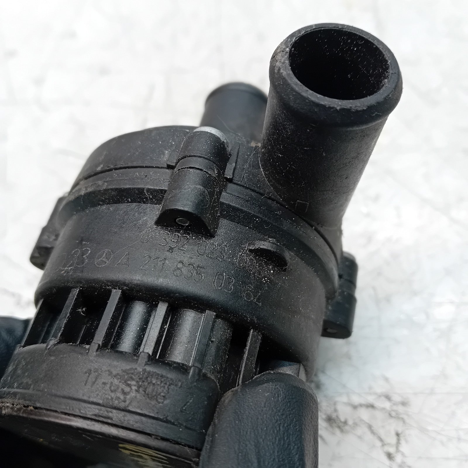 MERCEDES BENZ  C/E-CLASS W211 ELECTRIC COOLANT WATER PUMP A2118350364 FM001470