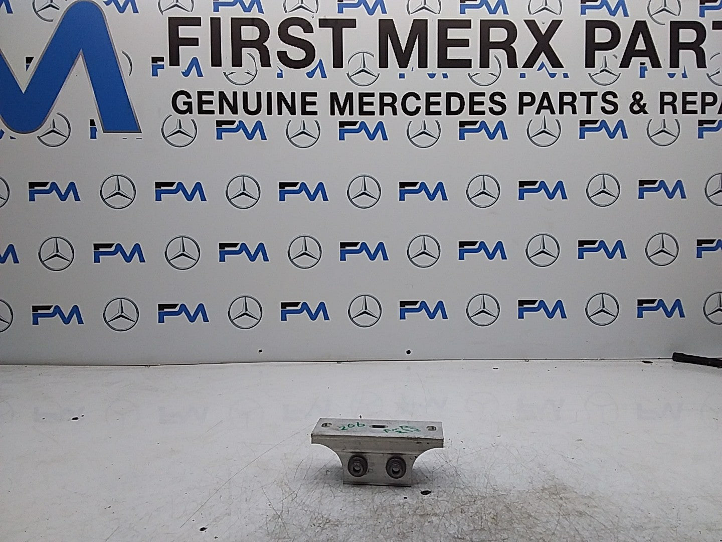 MERCEDES C-CLS W206 REINFORCEMENT MOUNTING RAIL A2066203802 FMR233