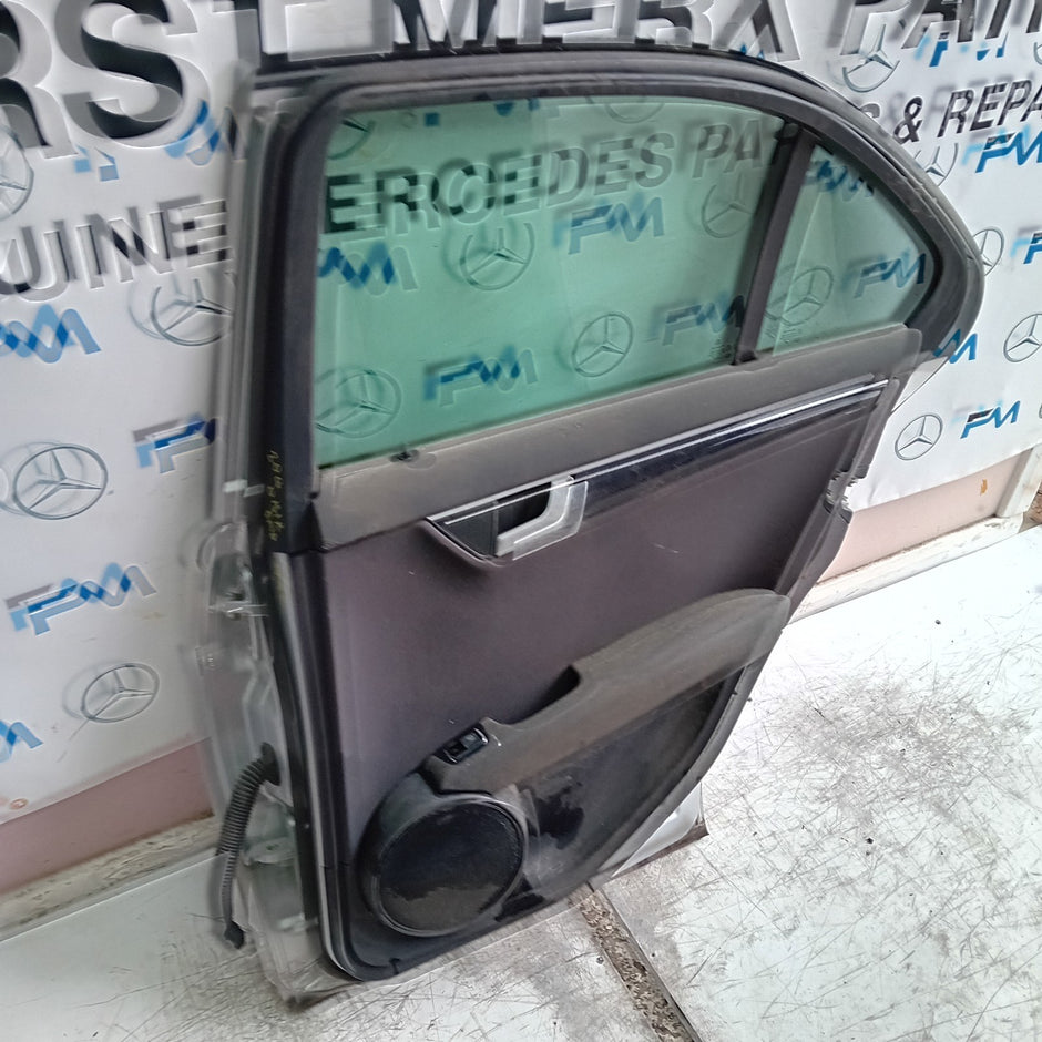 MERCEDES C-CLASS W204 SLN DRIVER REAR DOOR OSR SILVER 2008-2014 COMPLETE FMD442